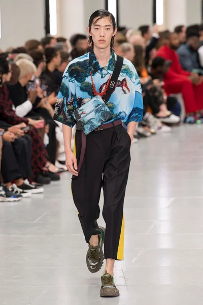 Look 11
